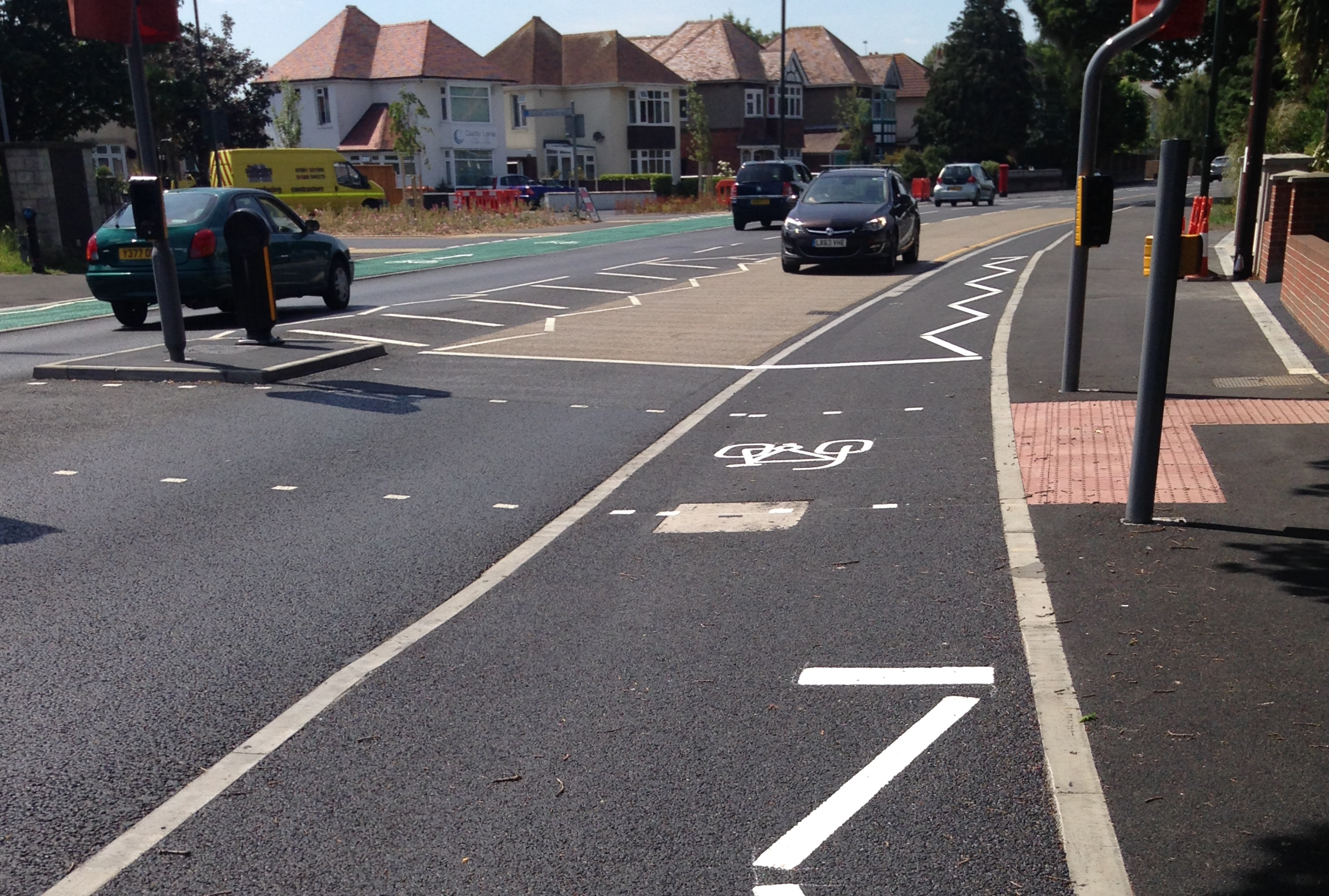 A toucan crossing that allows pedestrians and cyclists to cross side by side