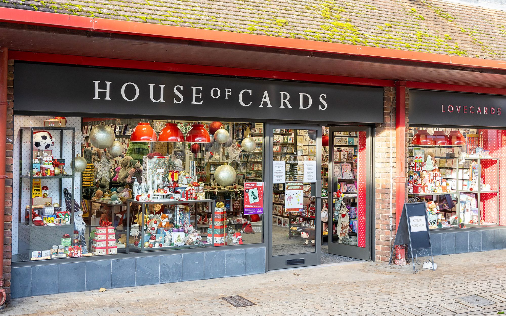 Christmas window display of House of Cards